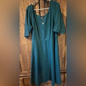 NWT City Chic Elegant Dress in Jade